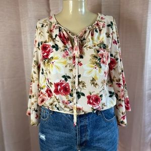 Sadie & Sage Floral Top Size Large